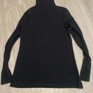 14th & Union Classic Black Top